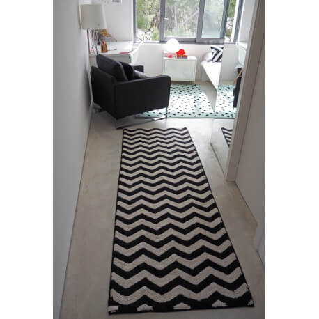 Tapis lavable en machine en coton naturel noir et beige Zig-Zag Lorena Canals