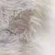 Coussin brillant effet peau de mouton shaggy Kaunas