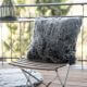 Coussin effet peau de mouton en acrylique shaggy Berenike