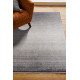 Tapis gris avec franges rayé moderne Skelund