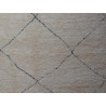 Tapis beni ouarain blanc en laine 390x275 Toula