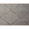 Tapis beni ouarain blanc en laine 390x275 Toula