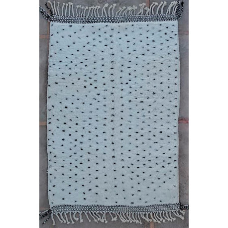 Tapis beni ouarain blanc en laine épaisse 235x155 Anouch